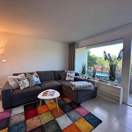 Apartment Helle Mit Balkon Und Tennisplatz *